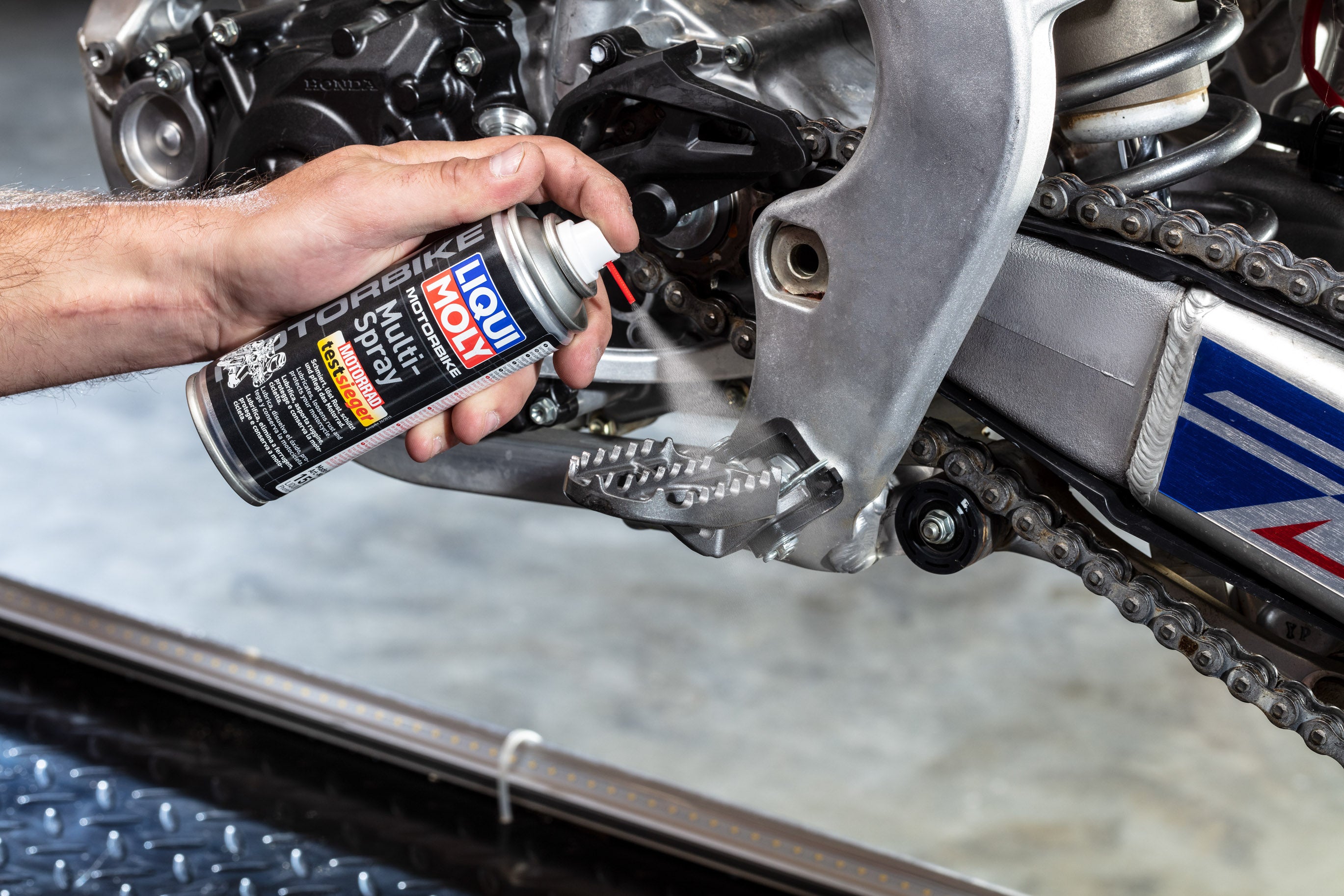 200ML MOTORBIKE SPRAY MULTIFUNCIONAL | Motorbike Multispray | 1513 |